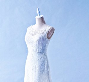 502W02 TY Illlusion Neck Chantilly Lace Top Malaysia Wedding Dress Designer Rental