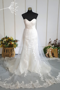 401W021 MR Pleated top Trumpet Sheer Lace Malaysia Wedding Dress Rental