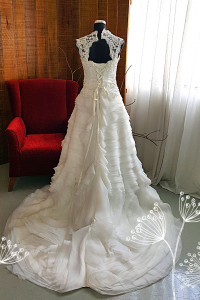 412W02 Strap MM Vera Lace top A line b Wedding Dress rental Princess