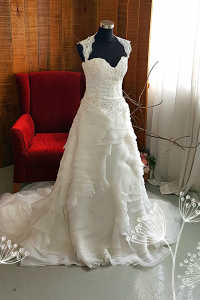 412W02 Strap MM Vera Lace top A line Wedding Dress rental Princess