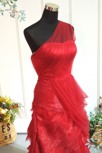 401Ev005  Maroon Vera Wang inspired Farrah Rose Ruffles a Evening Dress rental Malaysia b