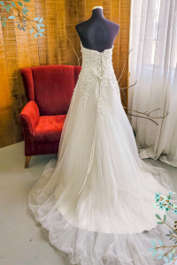 412W01 MM 3D Floral A Line Ellie Saab a Wedding Dress Rental Malaysia b
