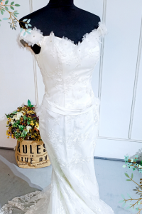 504W03 CS Off Shoulder Trumpet Floral mermaid wedding gown Malaysia rental