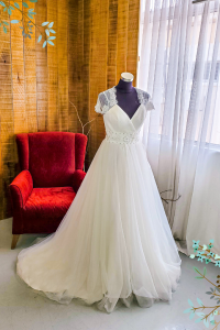 504WL02 CS Cap Sleeves Princess Plus A line Wedding Gown Rental