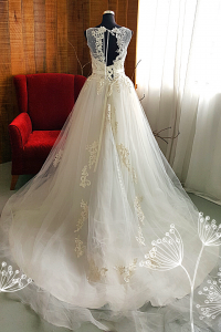 601W05 AD Illusion Neck Princess wedding dress lace and beads a
