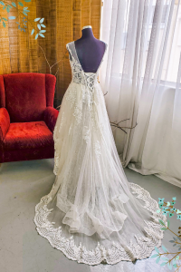 605LL01 LL Illusion Lace Neckline Alyssa Short Dress Long Train b Wedding Gown rental