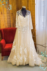 806LLWL01 Plus Size Sabrina LS Champagne V neck A line Floral Wedding Evening Dress rental Malaysia
