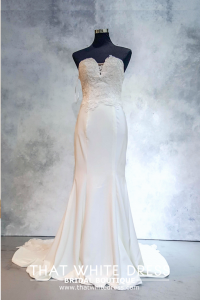 219YA01W01 Kaia Sweet heart crepe sculpted lace  Romantic wedding dress Malaysia, Church Wedding Malaysia, Long Sleeves Bridal Dress Malaysia Rental 